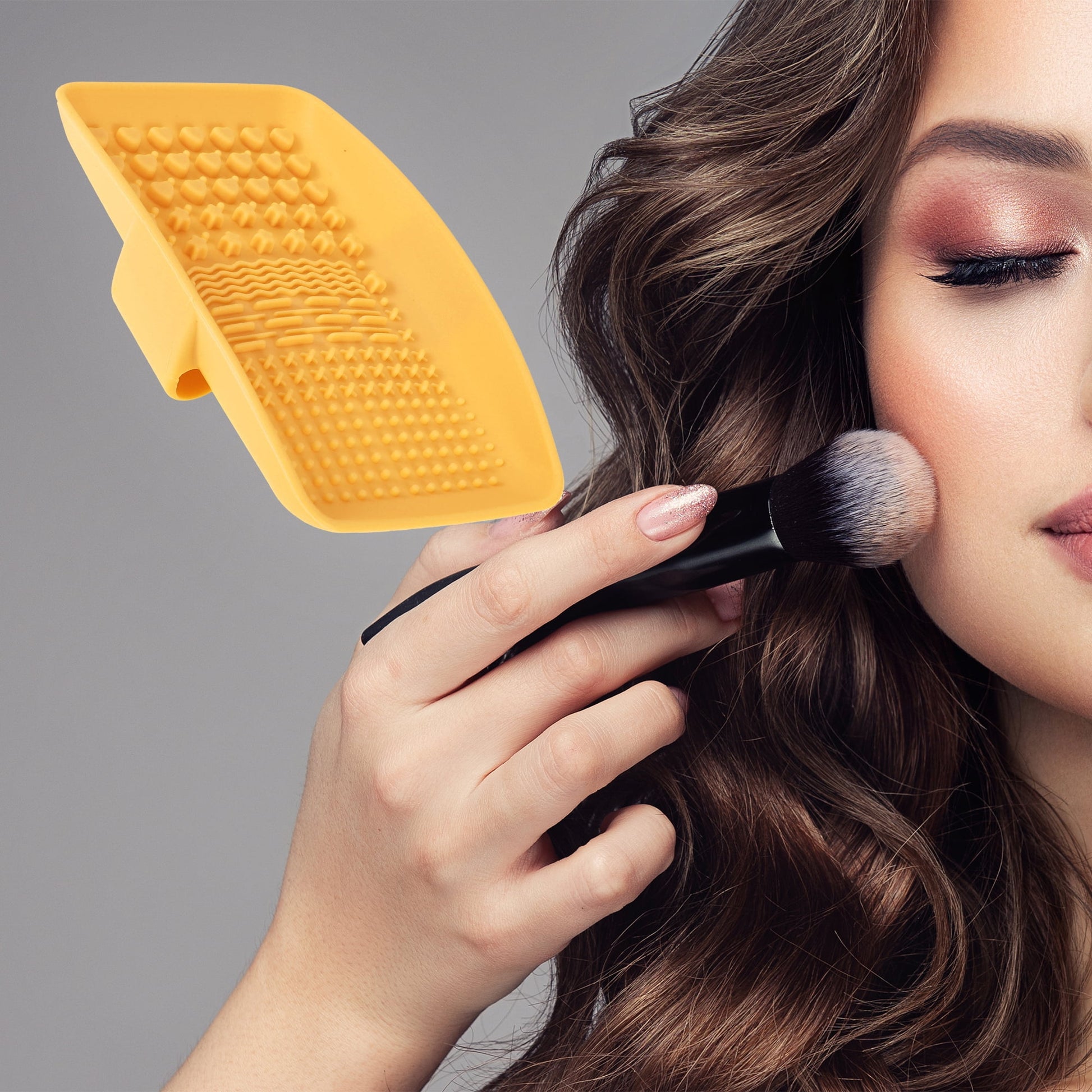 Unique Bargains 1Pc Square Makeup Sponge Brush Cleaner for Quickly Cleaning Yellow
